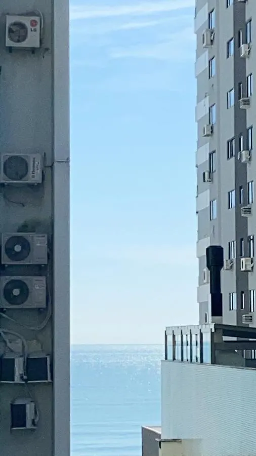 Ótimo Apto 2 quartos, Av. Brasil, de frente, quadra mar. Balneário Camboriú