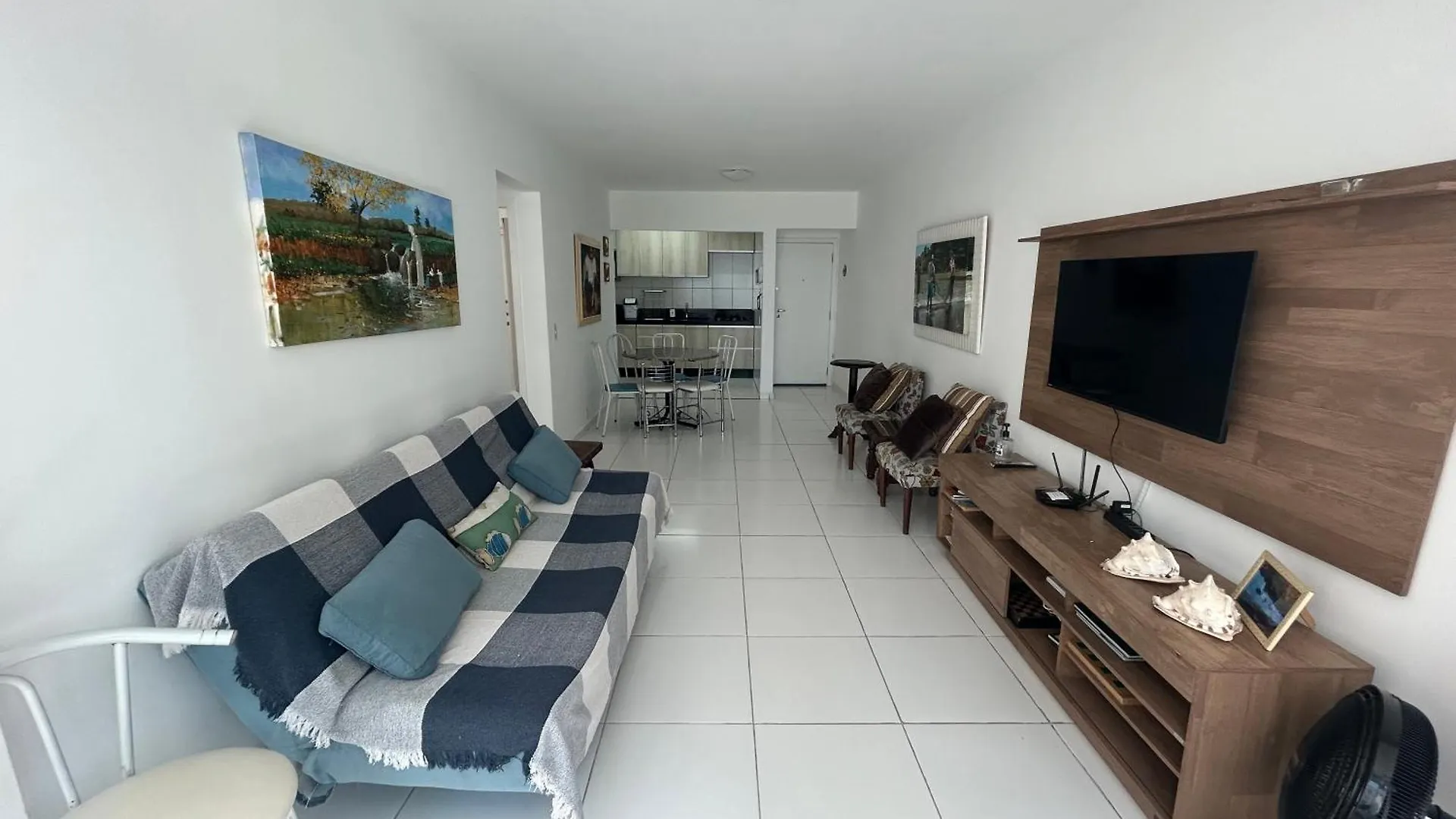 Apartamento Ótimo Apto 2 quartos, Av. Brasil, de frente, quadra mar. Balneário Camboriú